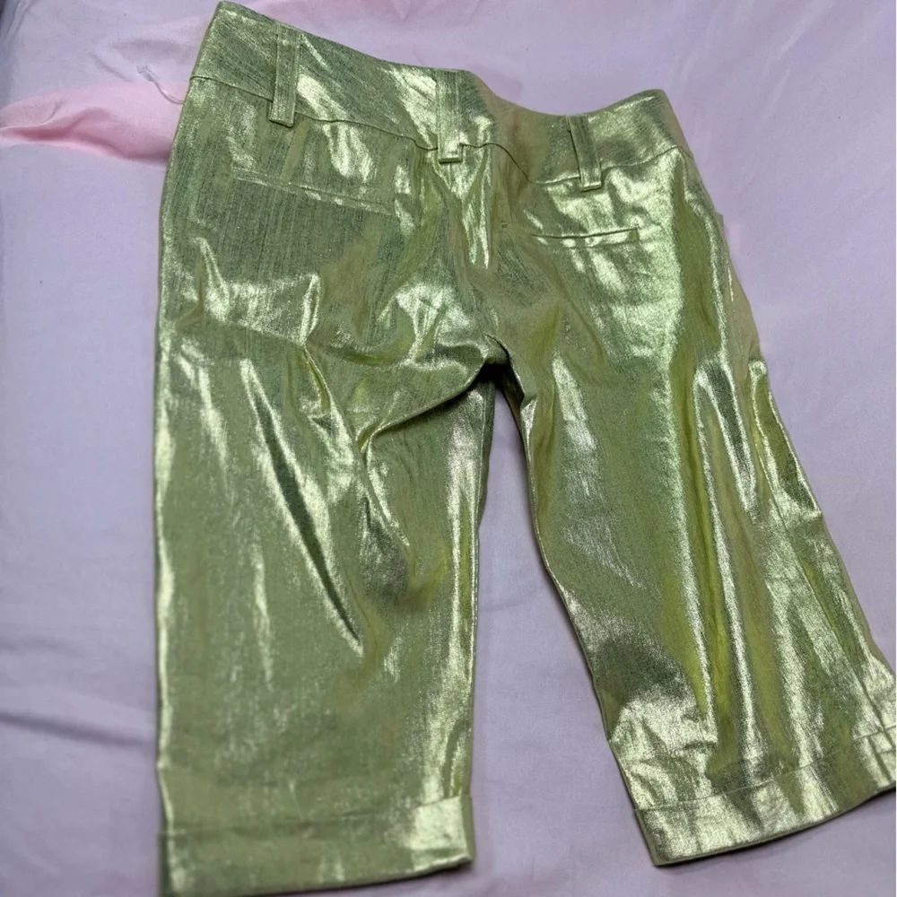 Alice + Olivia shimmery shiny metallic gold linen cotton Bermuda designer shorts